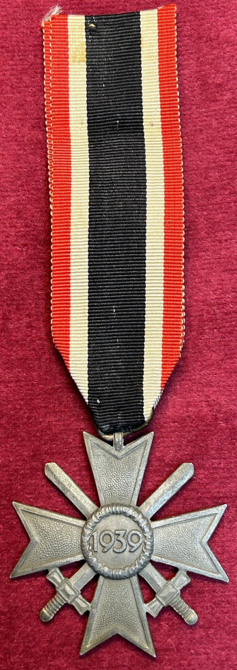 3rd Reich Zink Kriegsverdienstkreuz mit Schwertern 2. Klasse 1939 — image 2
