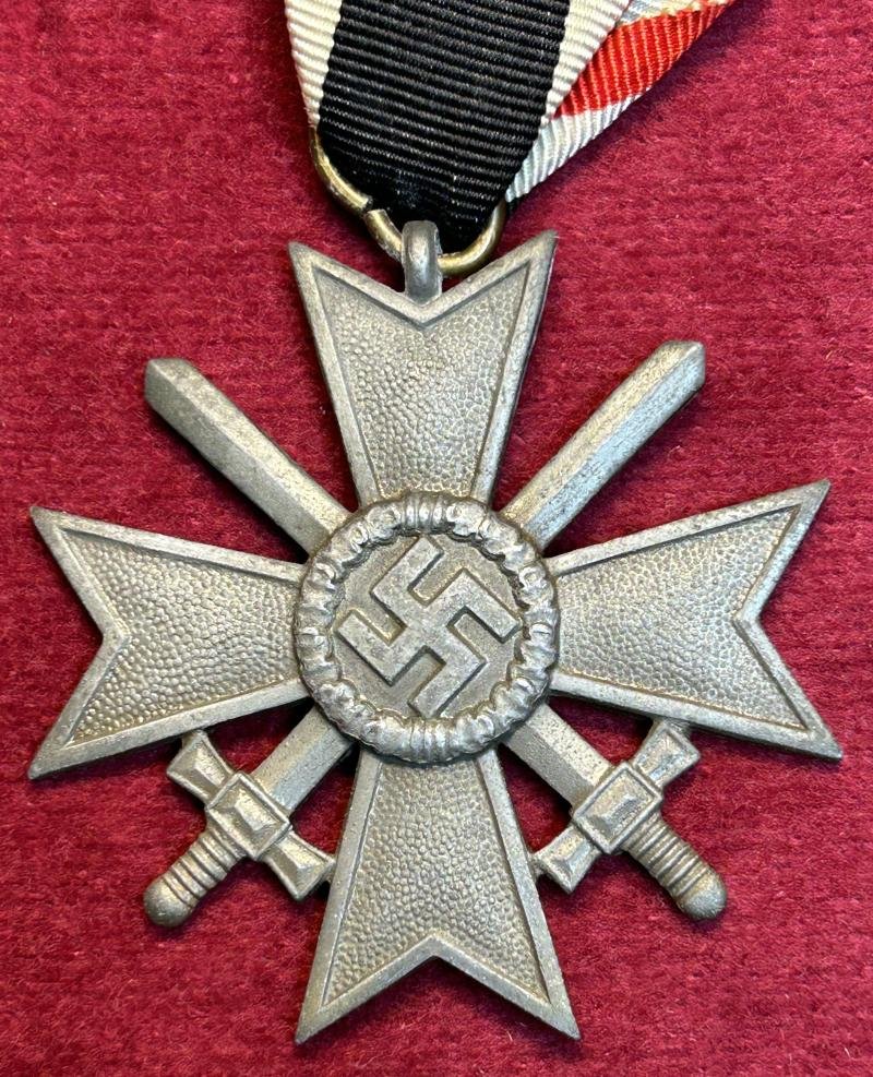 3rd Reich Zink Kriegsverdienstkreuz mit Schwertern 2. Klasse 1939 — image 3