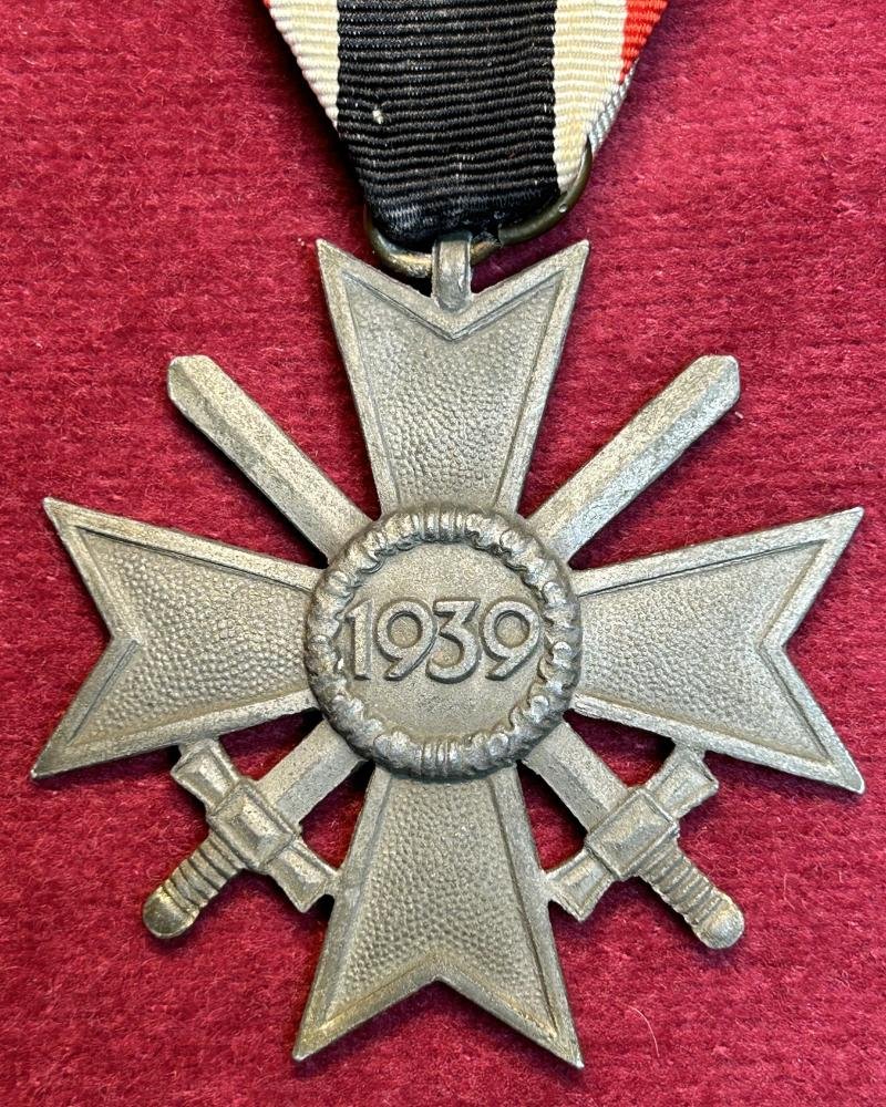 3rd Reich Zink Kriegsverdienstkreuz mit Schwertern 2. Klasse 1939 — image 4