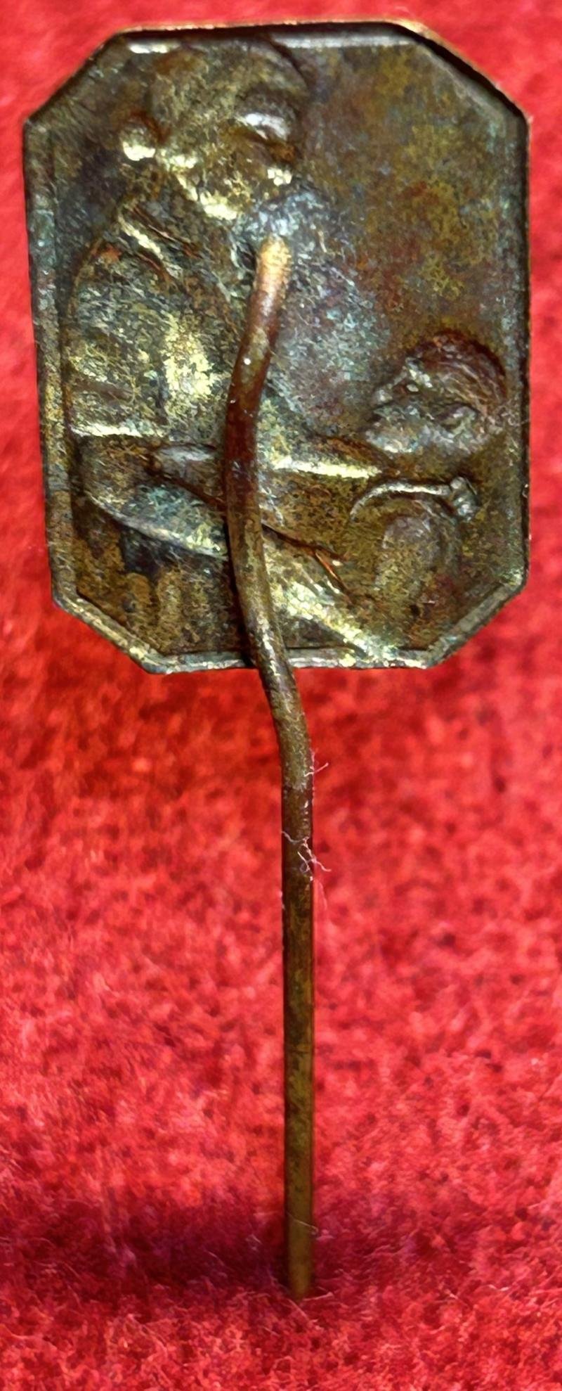 3rd Reich WhW Mutter und kind spendenabzeichen — image 2