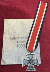 3rd Reich Eisernes Kreuz 2. Klasse 1939 mit Tüte (Ernst …
