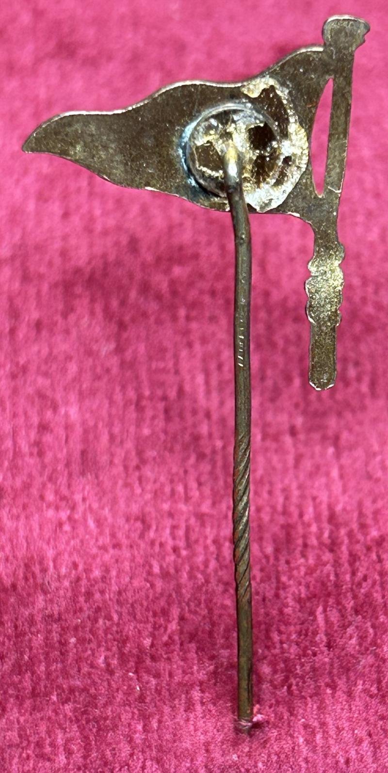 3rd Reich Deutsche Gesellschaft zur Rettung Schiffbrüchiger Mitgliedsabzeichen — image 2