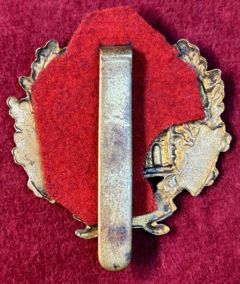 UK British Essex Regiment.cap badge (Egypt) — image 2