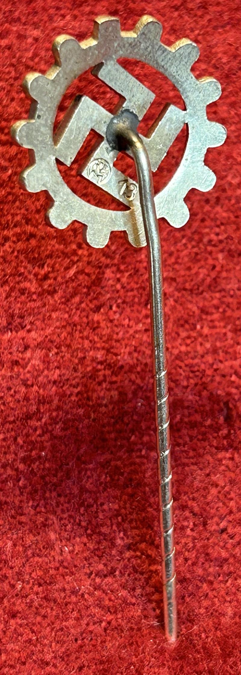 3rd Reich DAF Mitgliedsabzeichen (L. Christian Lauer) — image 2