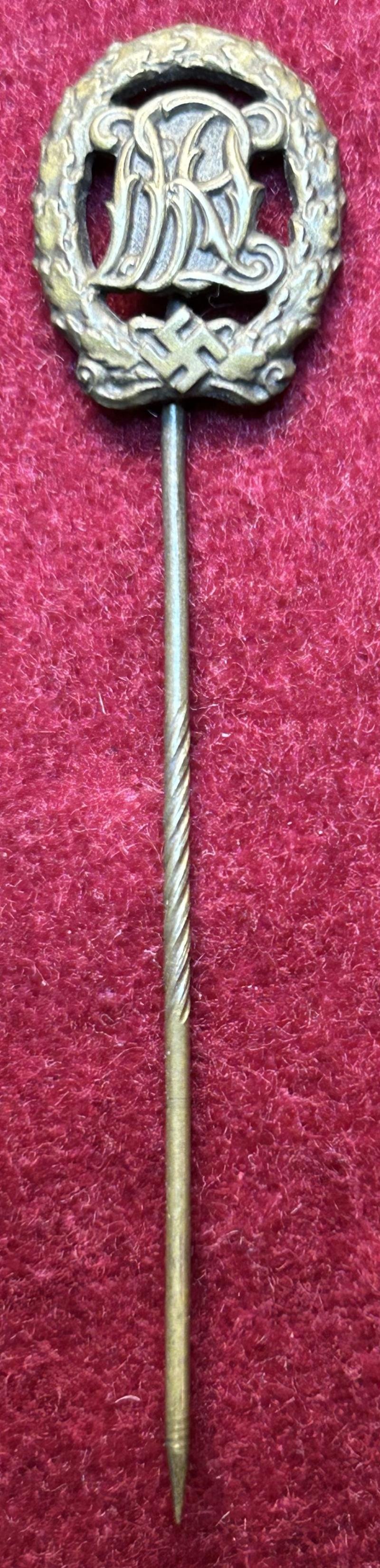 3rd Reich DRL Sportabzeichen Bronze Miniatur — image 5