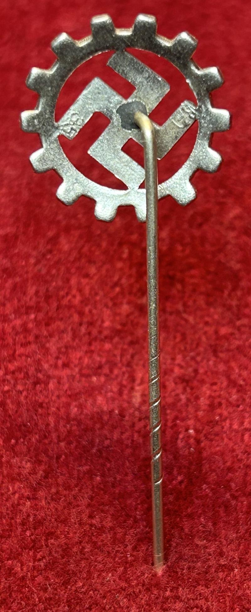 3rd Reich DAF Mitgliedsabzeichen (Wächtler & Lange) — image 2