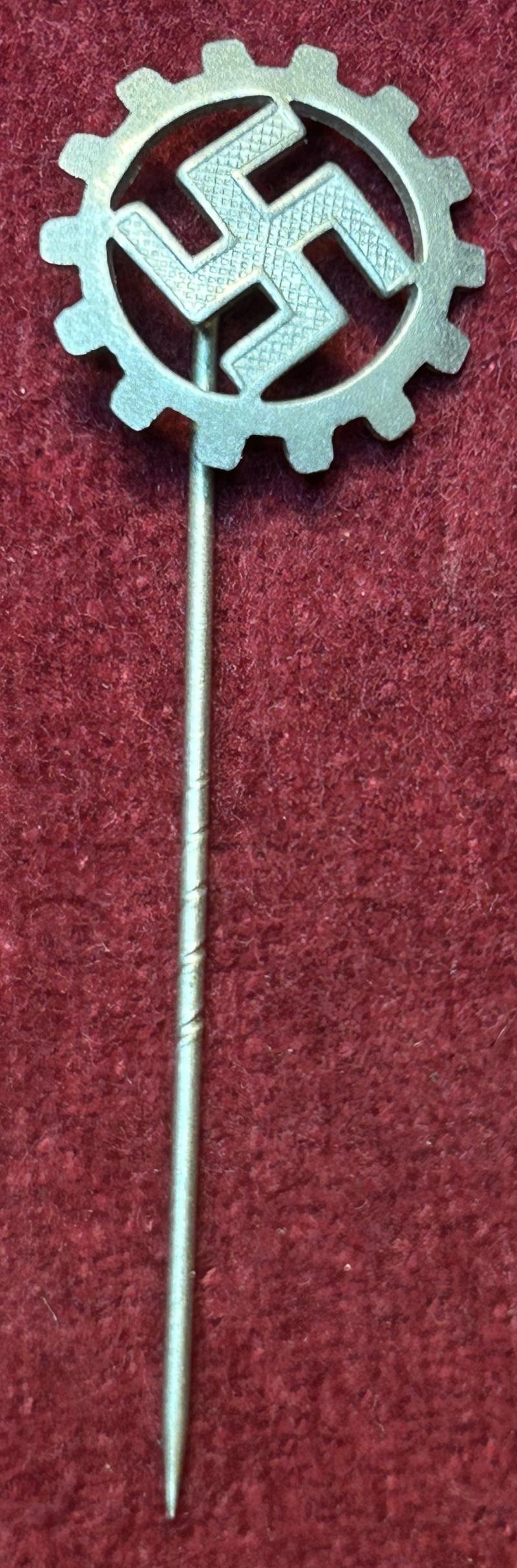 3rd Reich DAF Mitgliedsabzeichen (Wächtler & Lange) — image 4