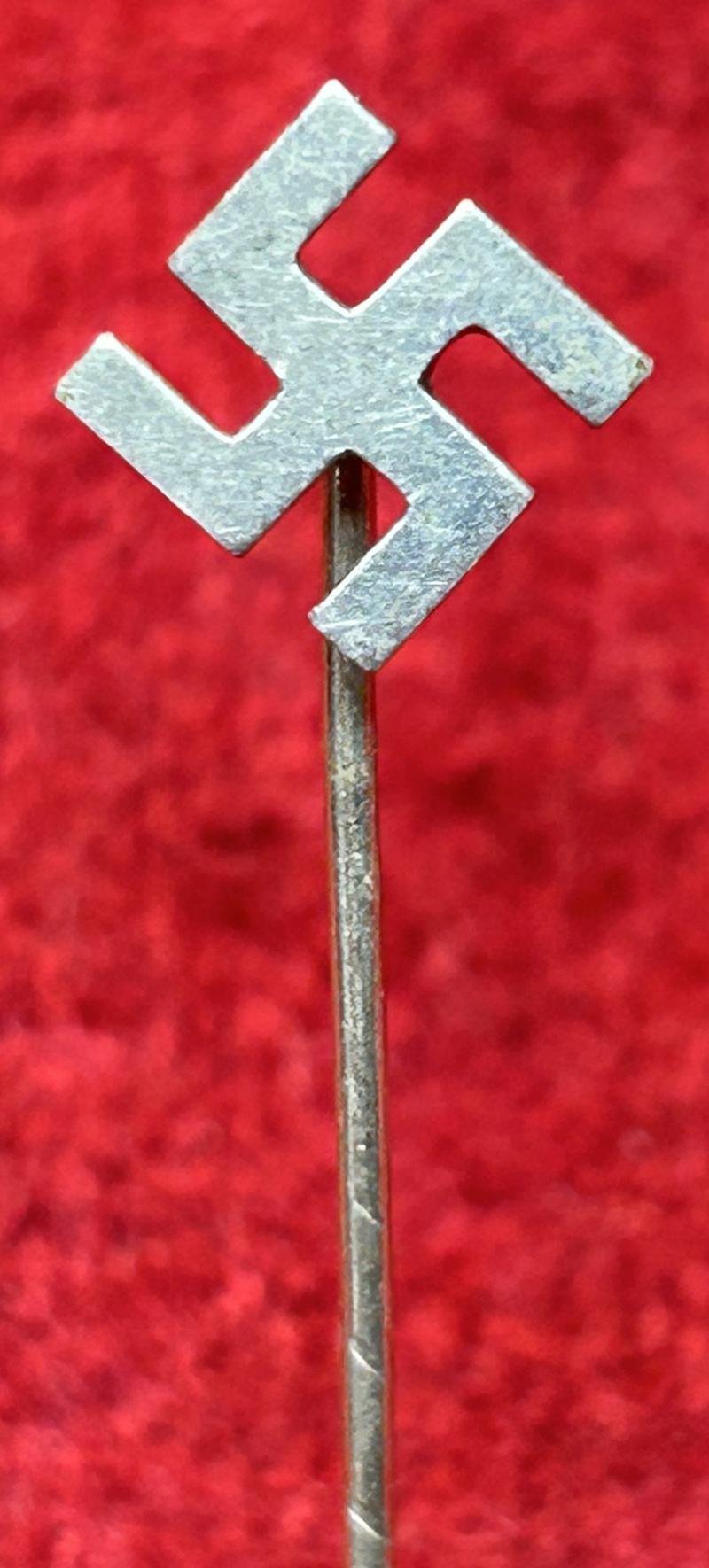 3rd Reich NSDAP Sympathie-Abzeichen (Hakenkreuz) — image 2