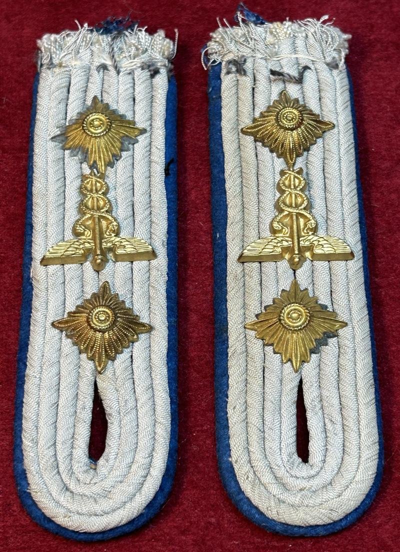 3rd Reich Wehrmacht Schulterklappen für ein Hauptmann der Verwaltung/Truppensonderdienst — image 2