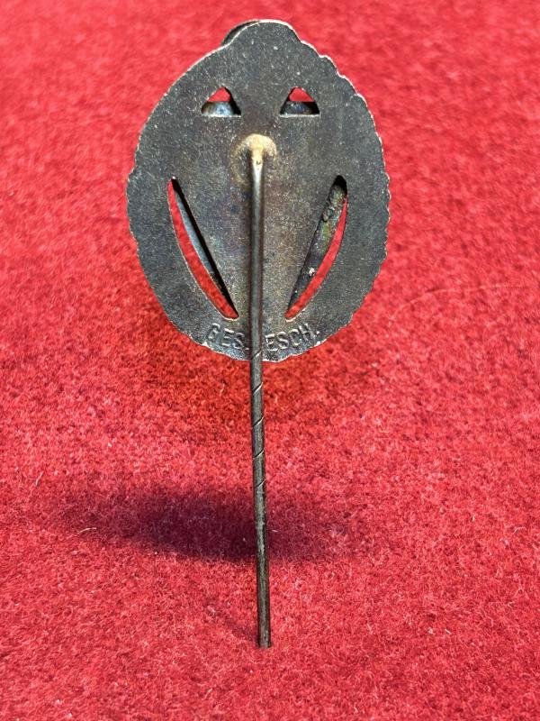 3rd Reich DRKB Silberne Ehrennadel für 25 jährige Mitgliedschaft 2. Form — image 2