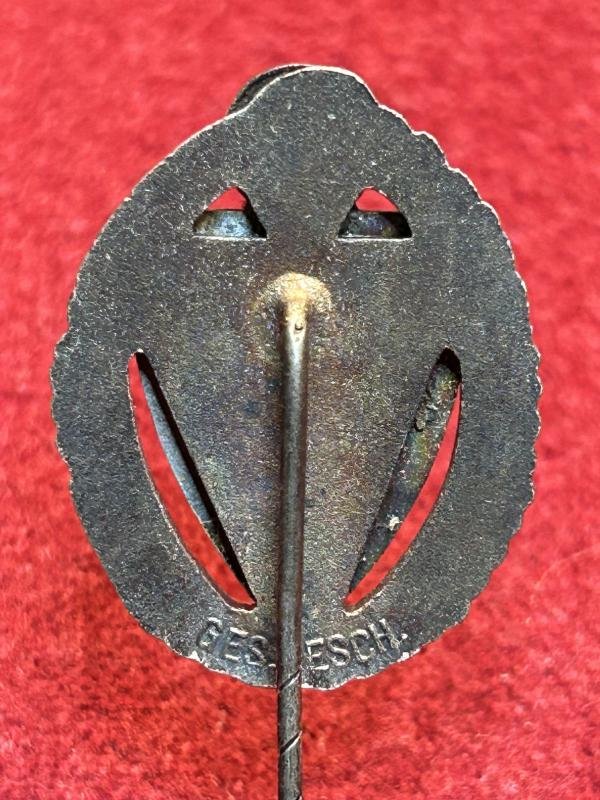 3rd Reich DRKB Silberne Ehrennadel für 25 jährige Mitgliedschaft 2. Form — image 4