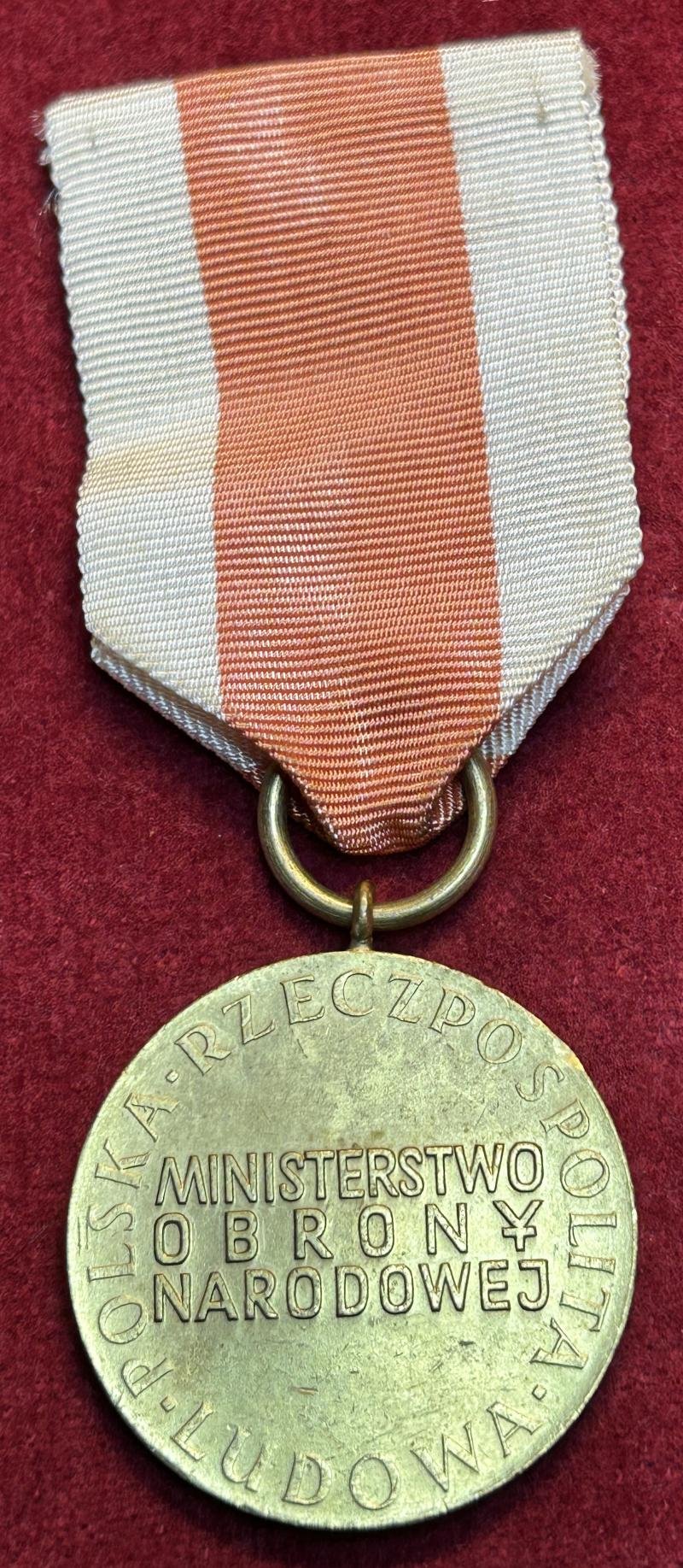 Polska Medal Za Zasługi dla Obronności Kraju — image 2