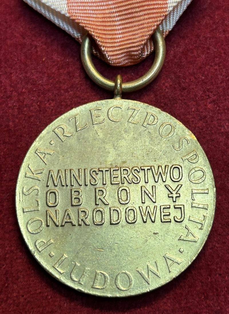 Polska Medal Za Zasługi dla Obronności Kraju — image 4