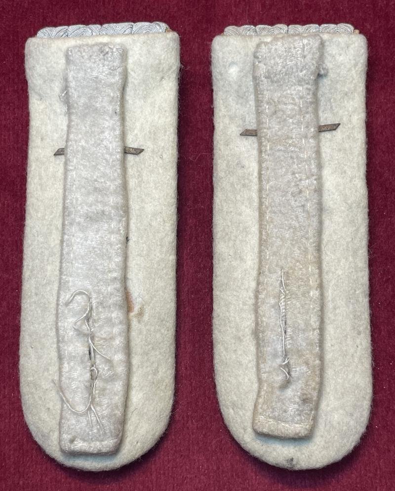 3rd Reich Wehrmacht Schulterklappen Oberleutnant der Infanterie — image 2