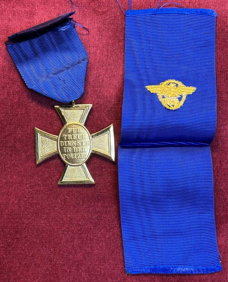 3rd Reich Dienstauszeichnung der Polizei 1.Stufe für 25 Jahre 1938 — image 2
