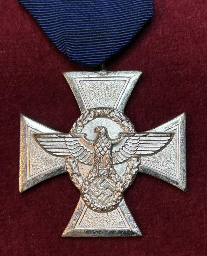 3rd Reich Dienstauszeichnung der Polizei 2.Stufe für 18 Jahre 1938 — image 2