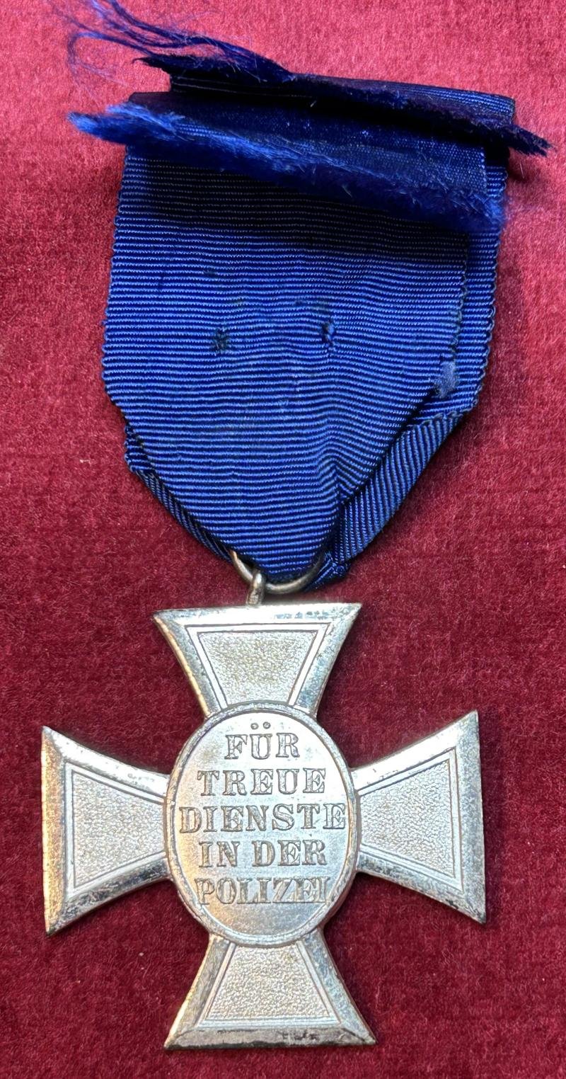 3rd Reich Dienstauszeichnung der Polizei 2.Stufe für 18 Jahre 1938 — image 4