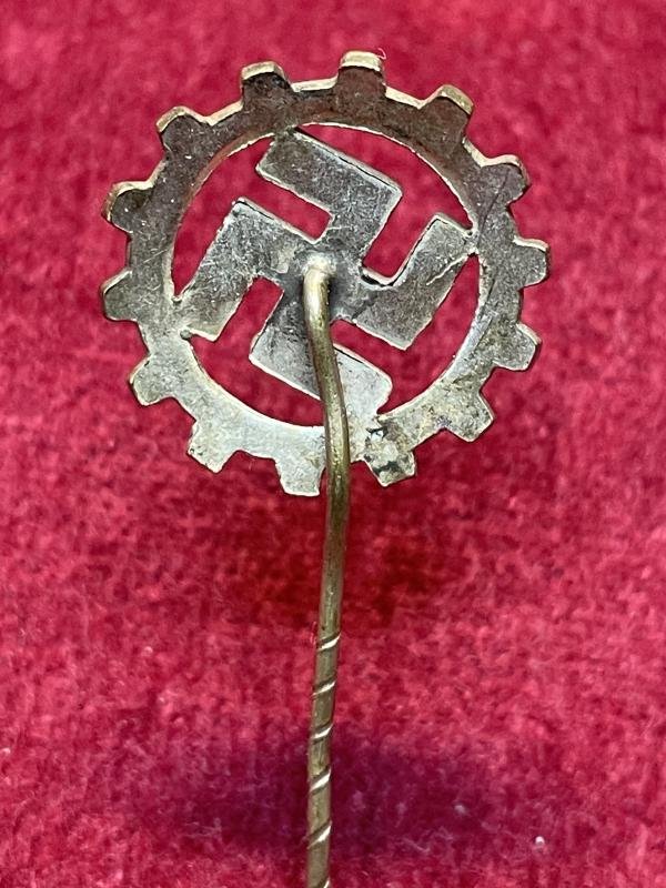 3rd Reich DAF Mitgliedsabzeichen — image 3