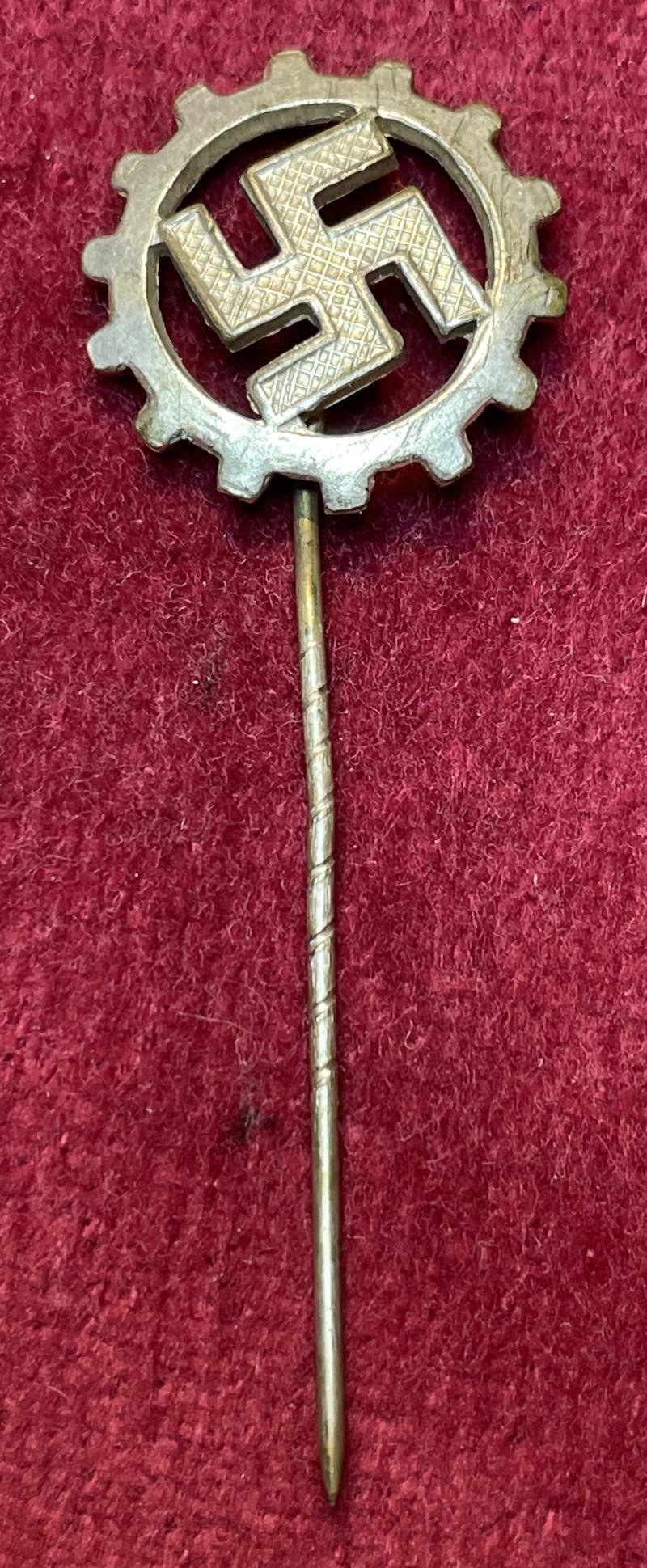 3rd Reich DAF Mitgliedsabzeichen — image 5
