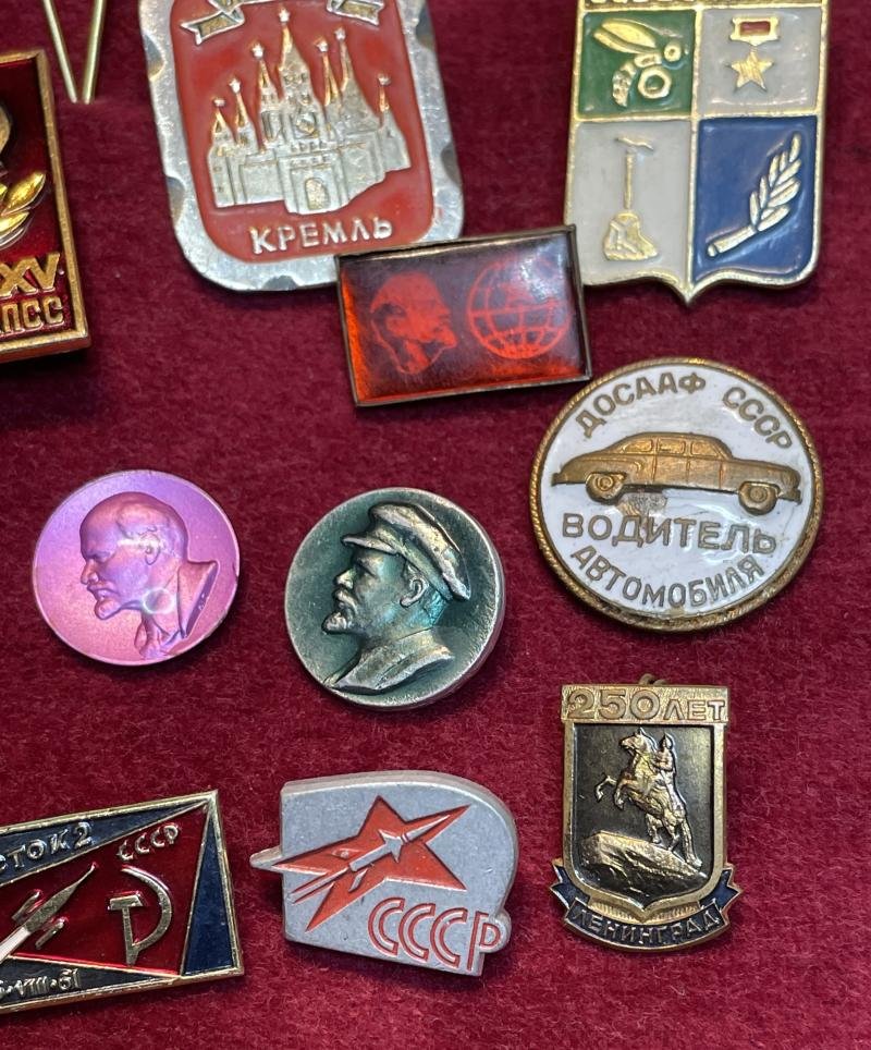 USSR lot of 18 Soviet union badges — image 2