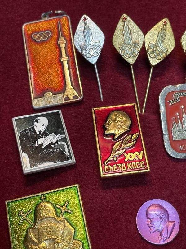 USSR lot of 18 Soviet union badges — image 4