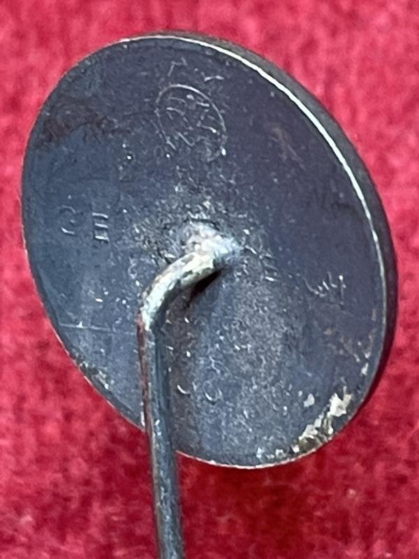 3rd Reich NSV mitgliedsabzeichen — image 3