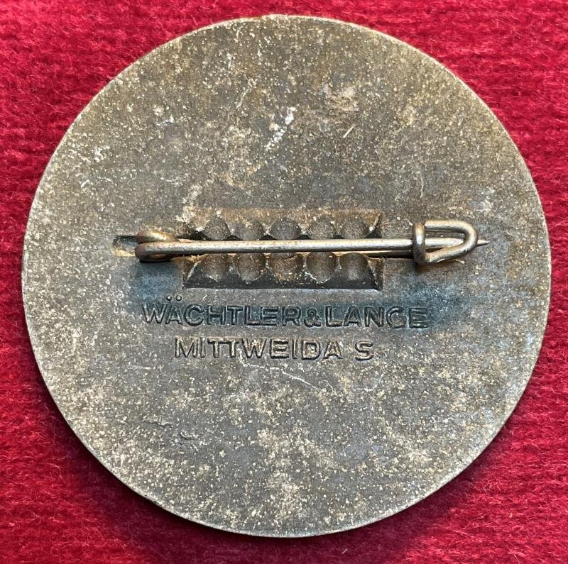 3rd Reich NSDAP Reichsparteitag 1937 abzeichen — image 2