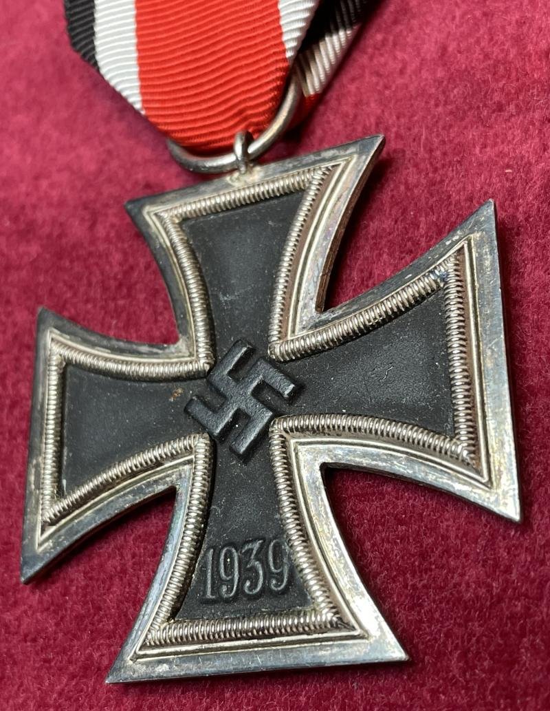 3rd Reich Eisernes Kreuz 2. Klasse 1939 (Attr. Steinhauer & Lück) — image 4