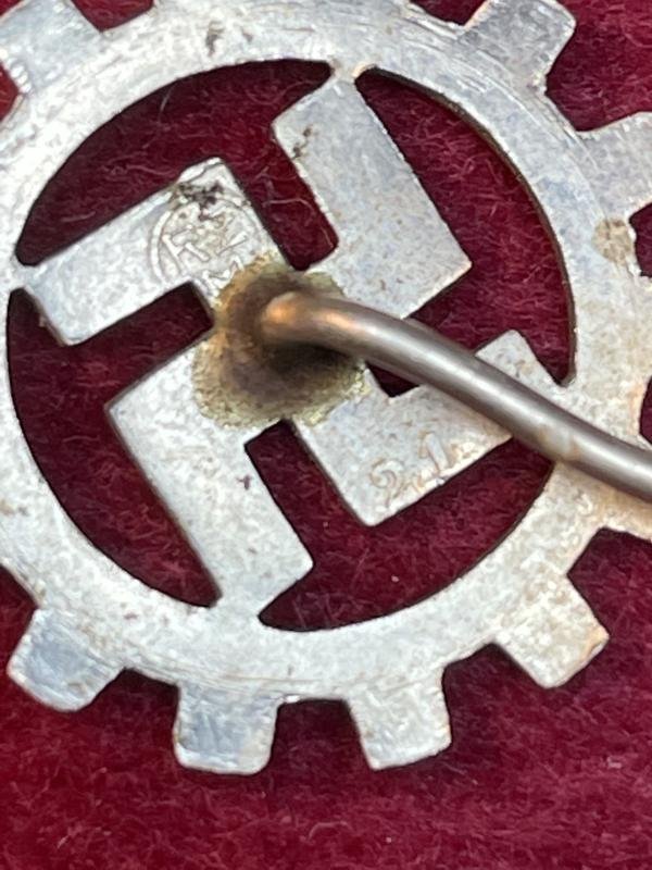 3rd Reich DAF Mitgliedsabzeichen (Paul Meybauer) — image 4