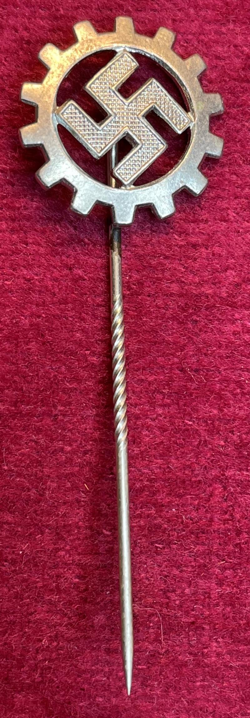 3rd Reich DAF Mitgliedsabzeichen (Steinhauer & Lück) — image 4
