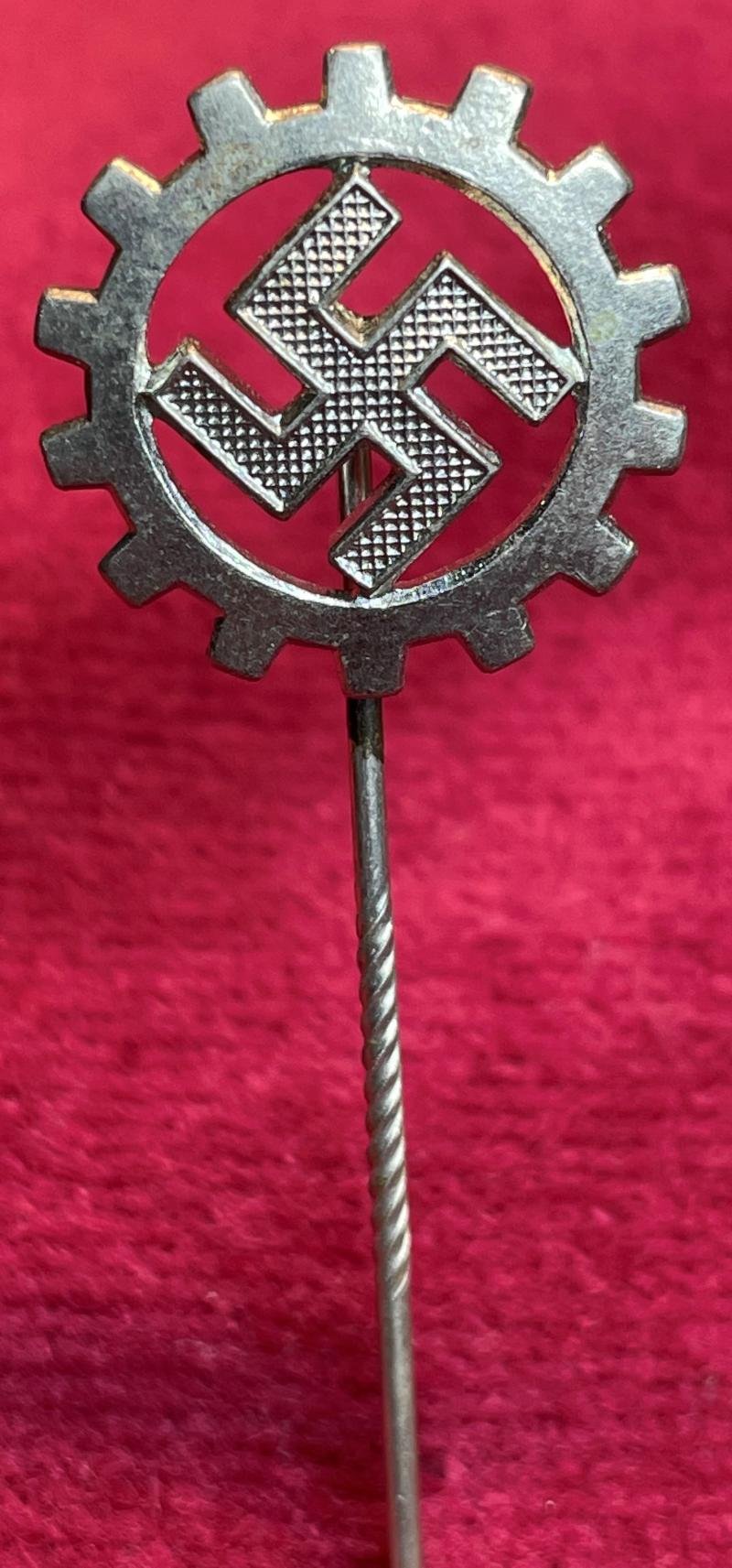 3rd Reich DAF Mitgliedsabzeichen (Steinhauer & Lück) — image 5