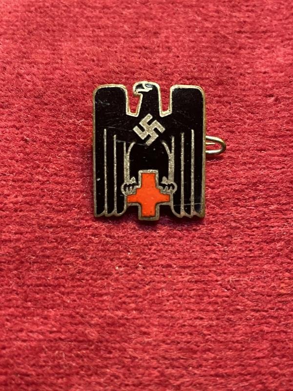 3rd Reich (DRK) Deutsches Rotes Kreuz Zivilabzeichen (20mm) — image 3