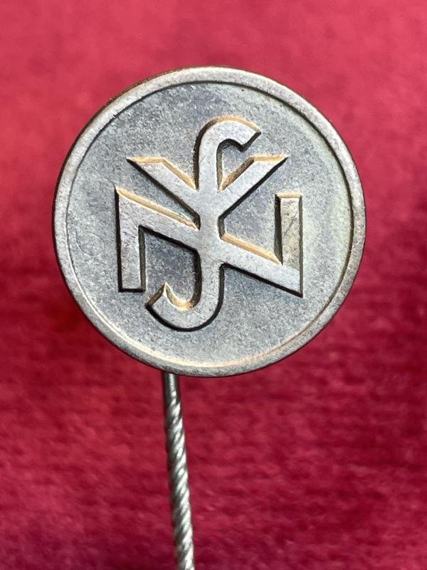 3rd Reich NSV mitgliedsabzeichen (Ferdinand Wagner) — image 3