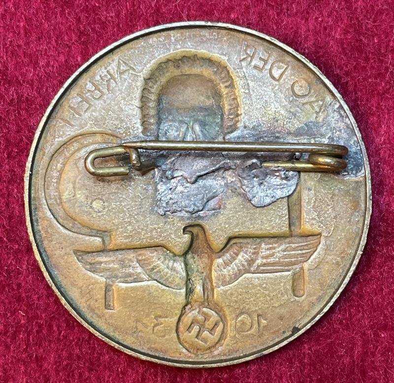 3rd Reich DAF Tag der Arbeit 1934 abzeichen — image 2