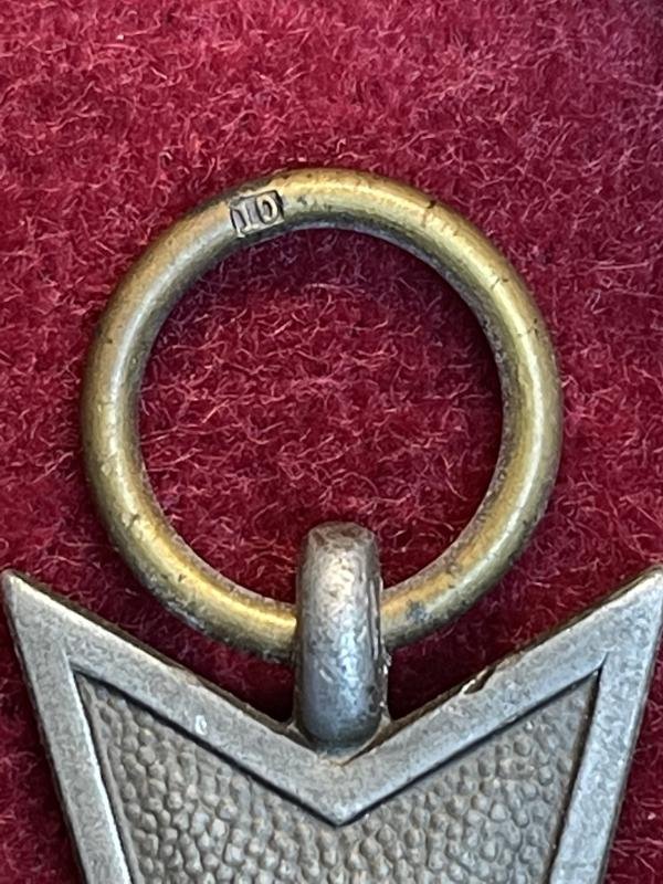 3rd Reich KVK mit Schwertern 2. Klasse, 1939 mit Tüte (Förster & Barth) — image 3