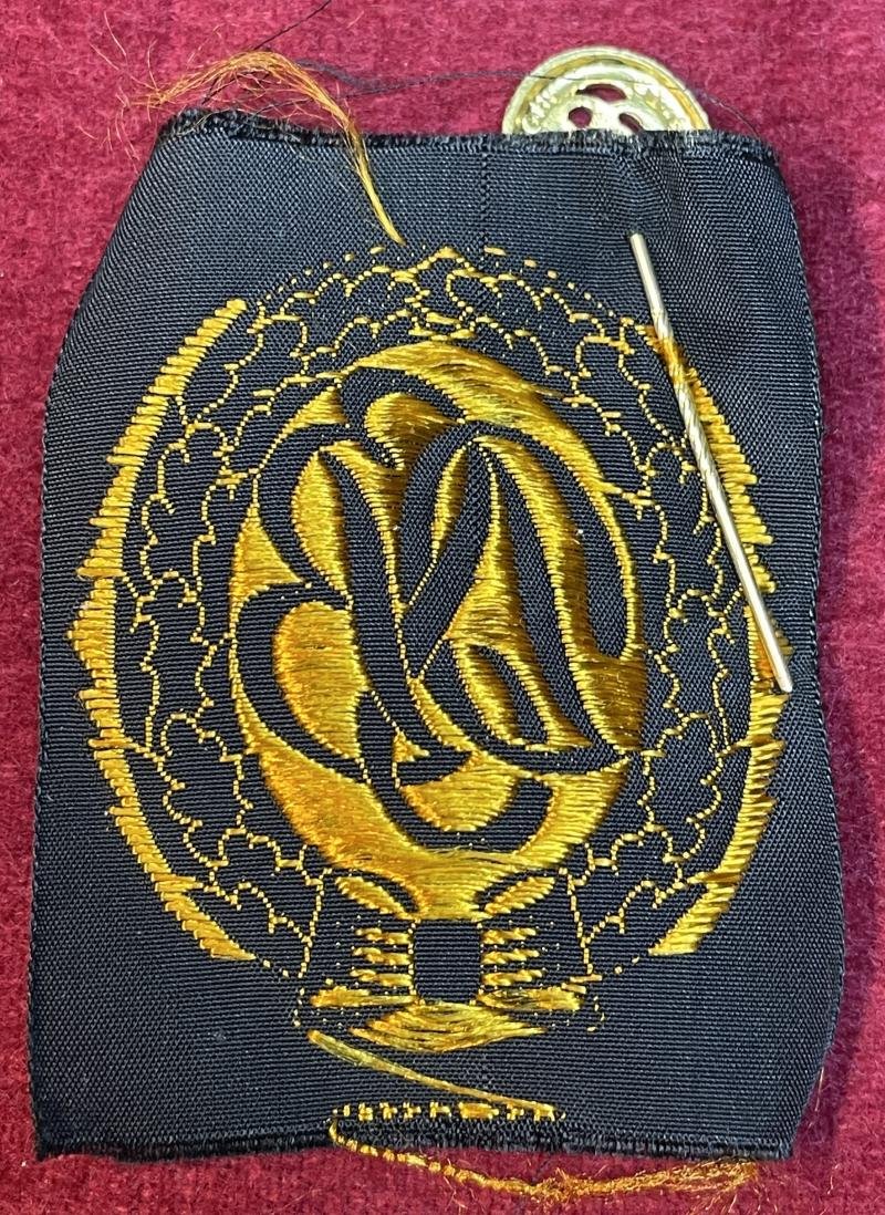 BRD Deutscher Sport Bund Gold Stoff- und Miniaturabzeichen — image 2