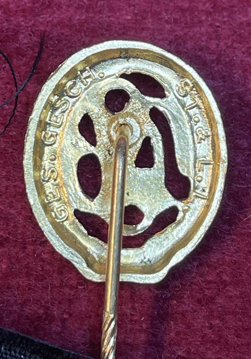 BRD Deutscher Sport Bund Gold Stoff- und Miniaturabzeichen — image 3