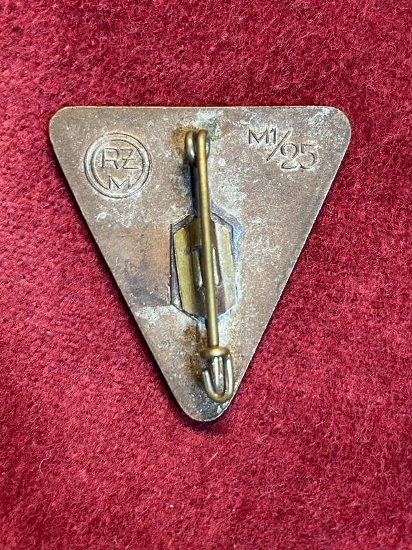 3rd Reich Deutsches Frauenwerk M1/25 — image 2