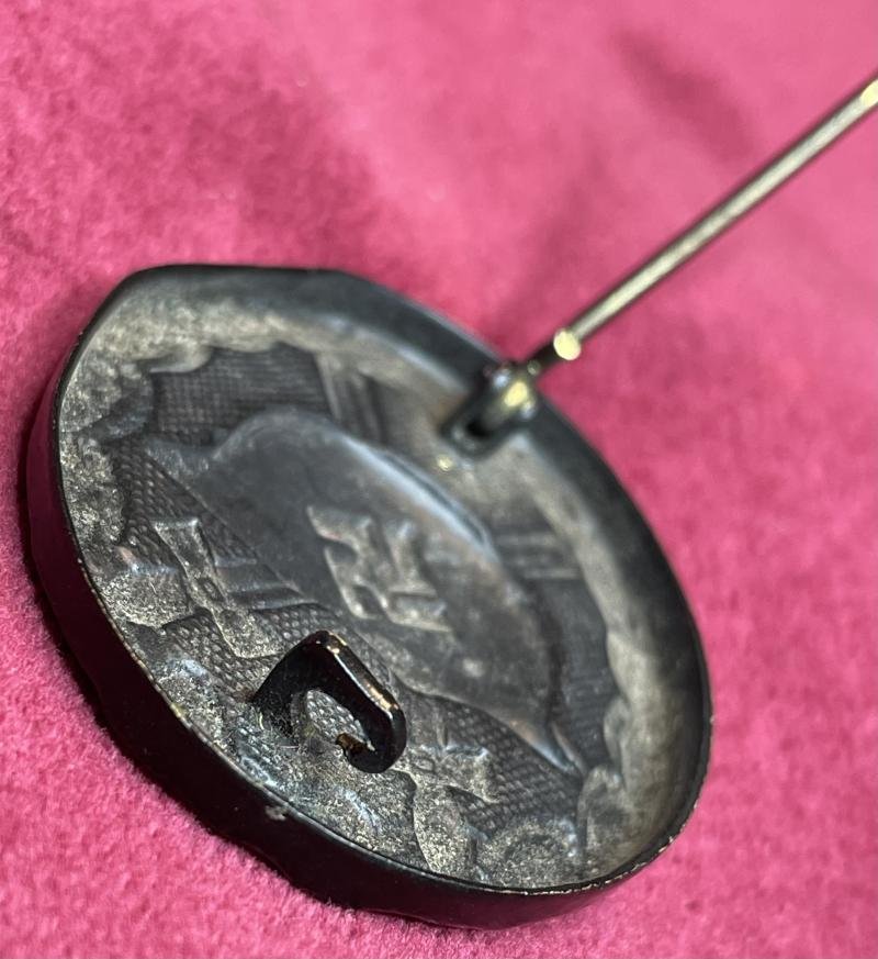 3rd Reich Verwundetenabzeichen 1939 in schwarz — image 3