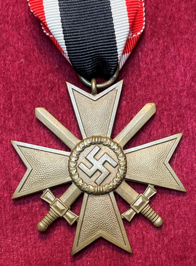 3rd Reich Kriegsverdienstkreuz mit Schwertern 2. Klasse, 1939 — image 3