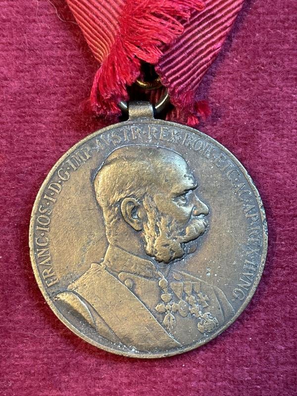 Austria-Hungaria Kaiser Franz Joseph Jubilee Medal — image 3