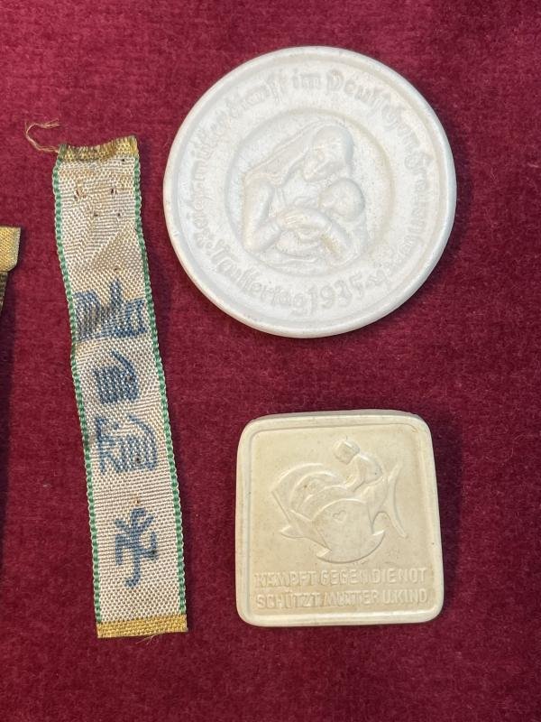 3rd Reich WhW Mutter und Kind abzeichen — image 4