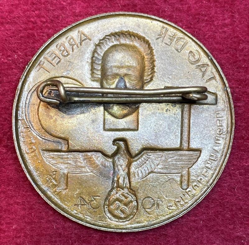 3rd Reich DAF Tag der Arbeit 1934 abzeichen — image 2