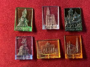 3rd Reich WhW Glasabzeichen Baudenkmal