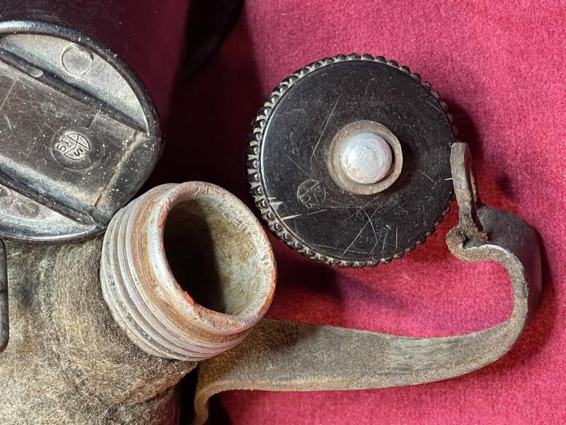 3rd Reich feldflasche M31 mit Bakelit Becher — image 3