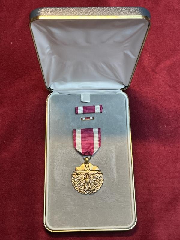 US Meritorious Service Medal in case — image 2