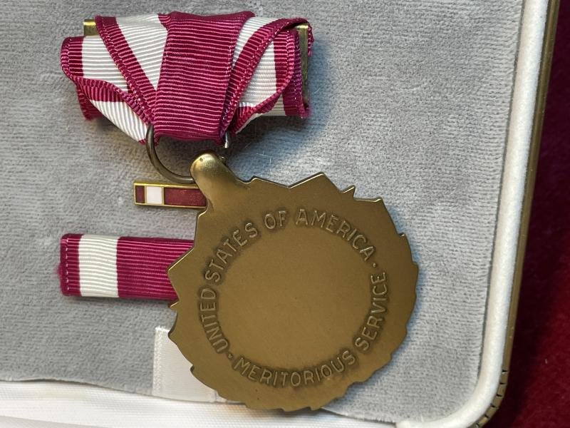 US Meritorious Service Medal in case — image 3
