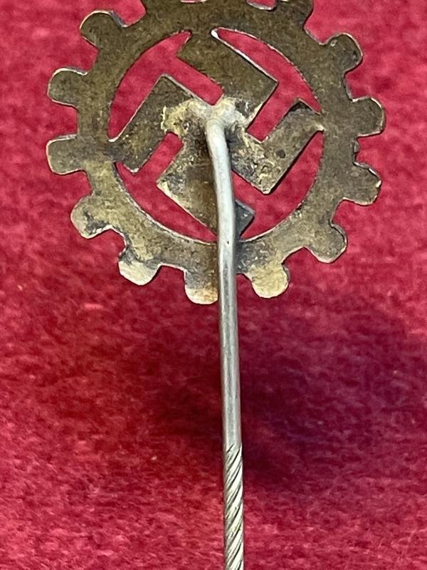3rd Reich DAF Mitgliedsabzeichen — image 3