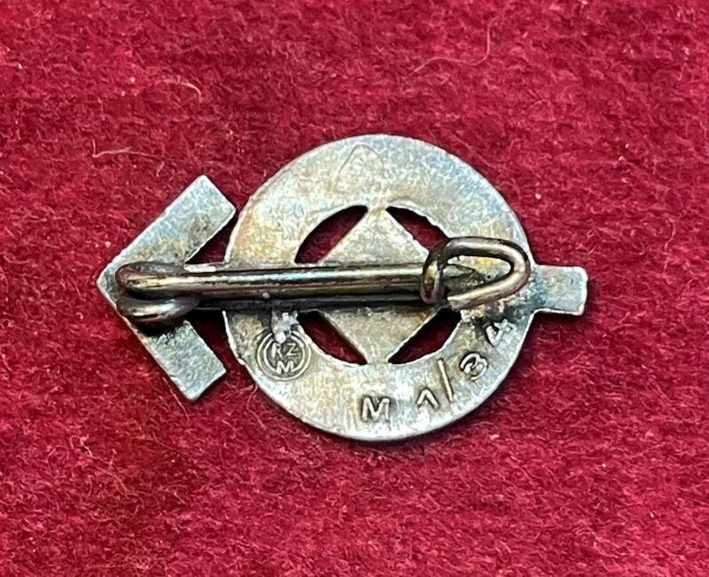 3rd Reich HJ Miniatur Leistungsabzeichen M1/34 — image 2