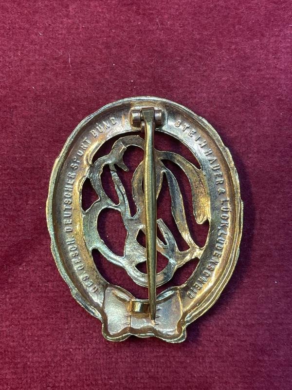 BRD Deutscher Sport Bund abzeichen — image 2
